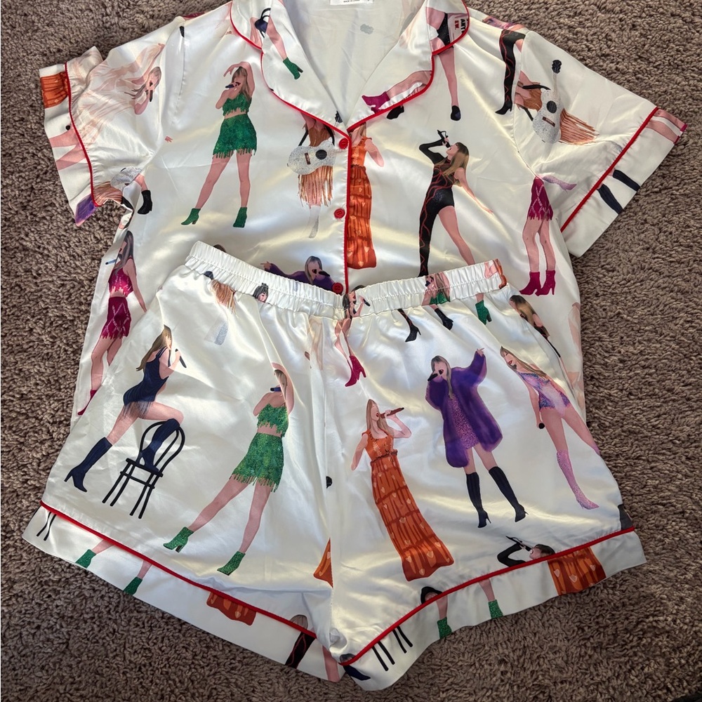 Taylor Swift Women's Satin Pajama Set - Multicolor